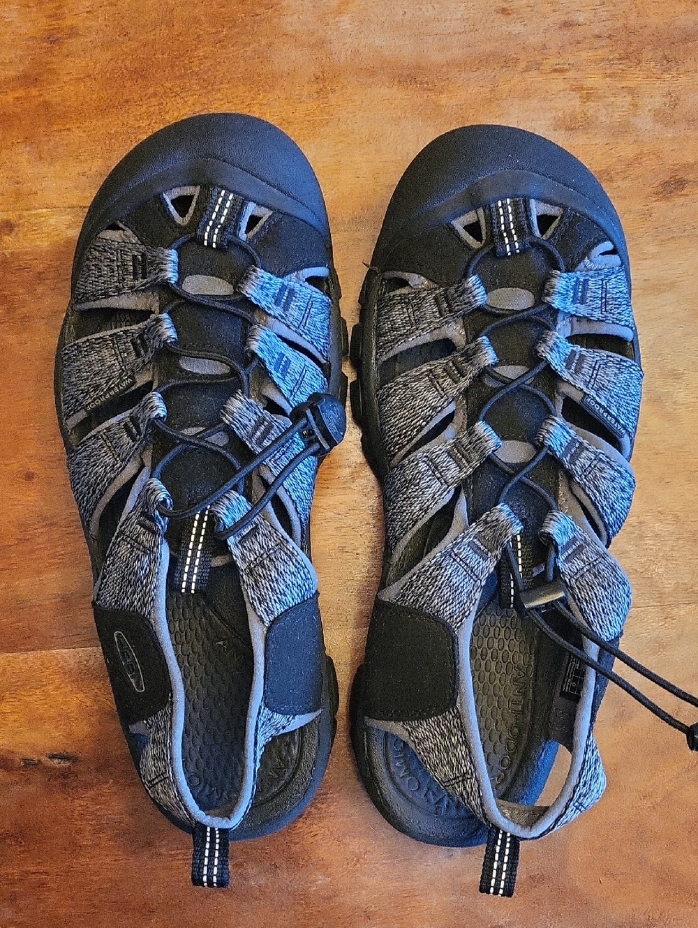 Keen Hiking Sandles Size 8.5 Grey/black - Picture 2 of 3